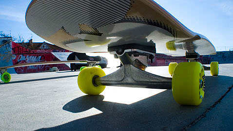 40sk8-lachicadelacurva_scissors1