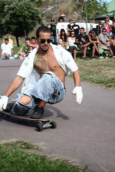 40sk8_xi_slalom_castro_01.gif